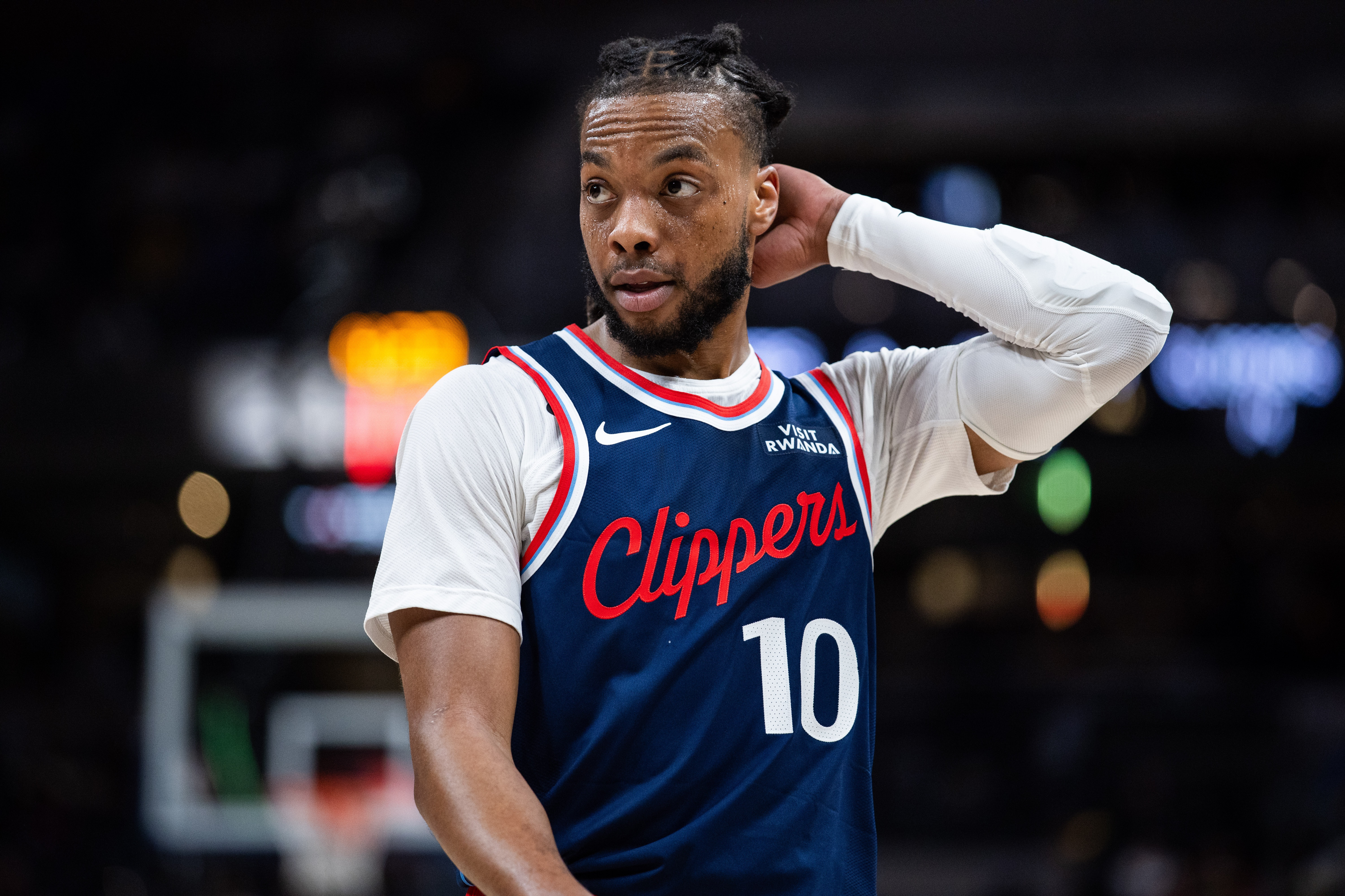 比分直播-无解死局！185加兰攻防被针对无限点菜 人挤人累死小卡也无济于事