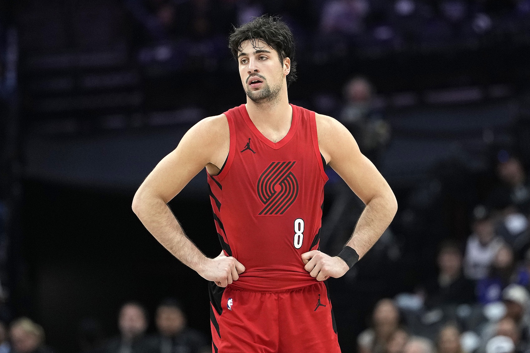 足球比赛直播-得分全队最高！阿夫迪亚19投9中得25分6板10助 正负值+12